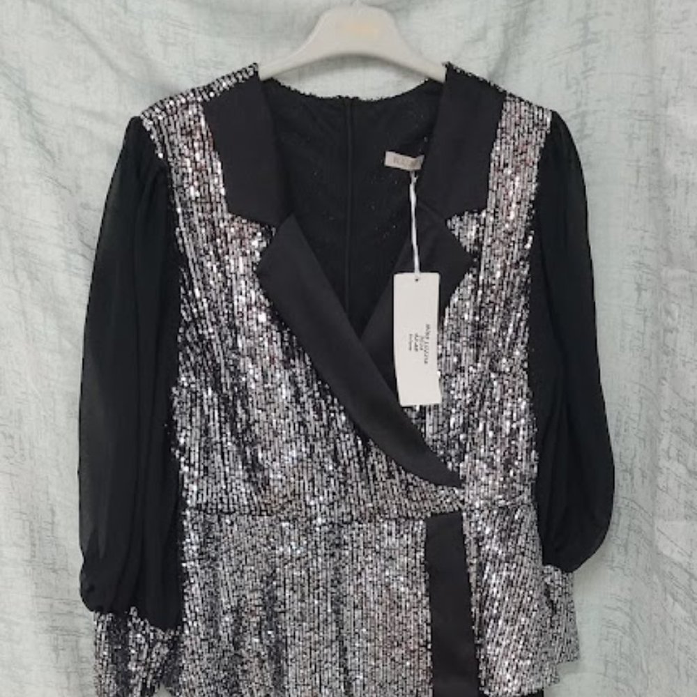 mens pantsuit size 42-48 have 4 total!